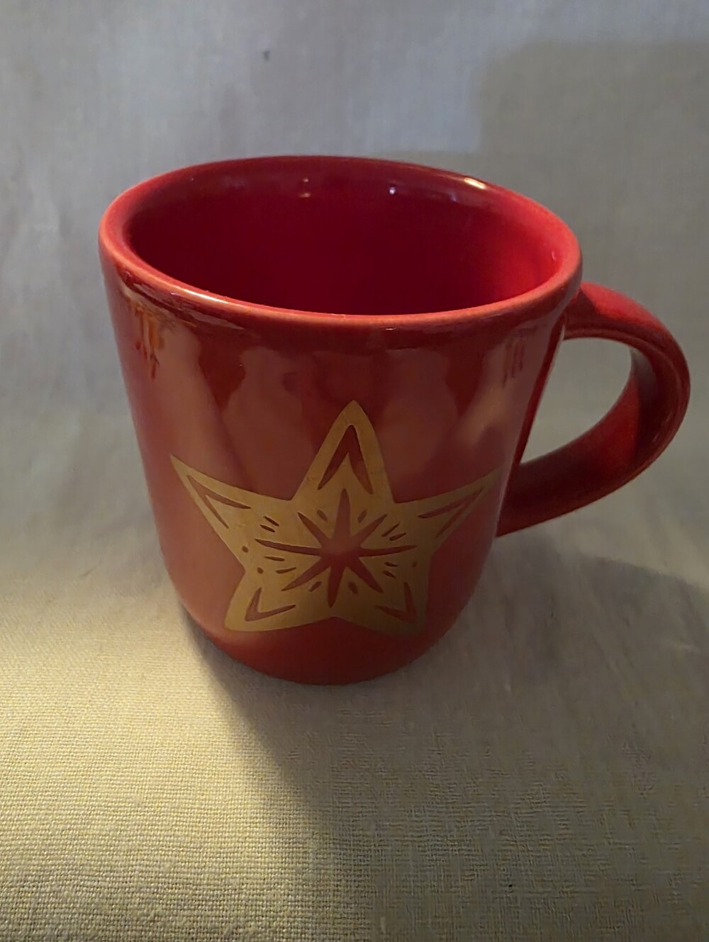 Starbucks ©️ 2018 Holiday Expresso Mug In Vibrant Red With Gold Star. 3 Ounces